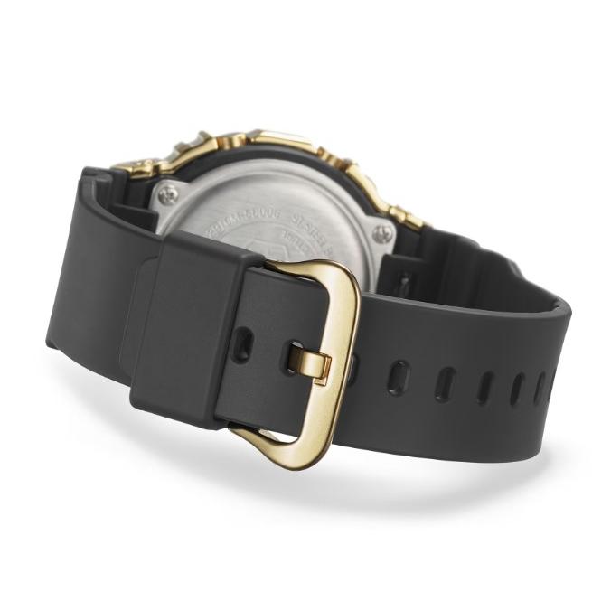 CASIO G-SHOCK GM-5600G-9JF A model that uses popular black and gold colors based on the metal covered series.