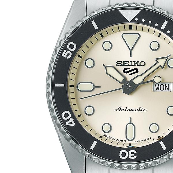 Seiko 5 Sports SKX Sports Style Mid-Size Model SBSA227 Men's Mechanical Automatic Watch with Off-White Dial